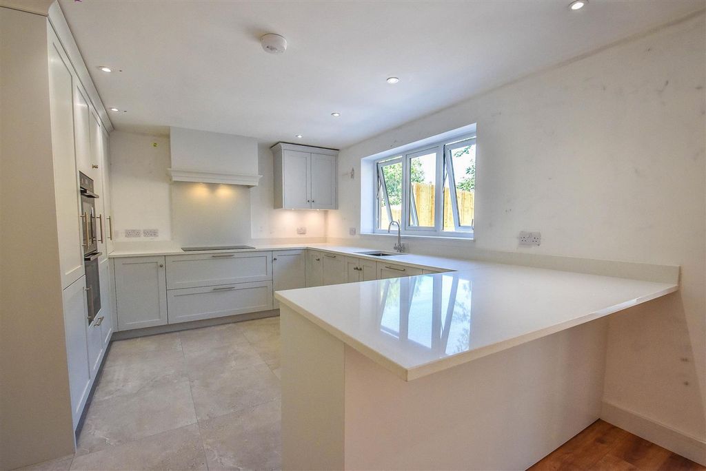 Property photo 3 of 25 Cp4_8768-2.Jpg