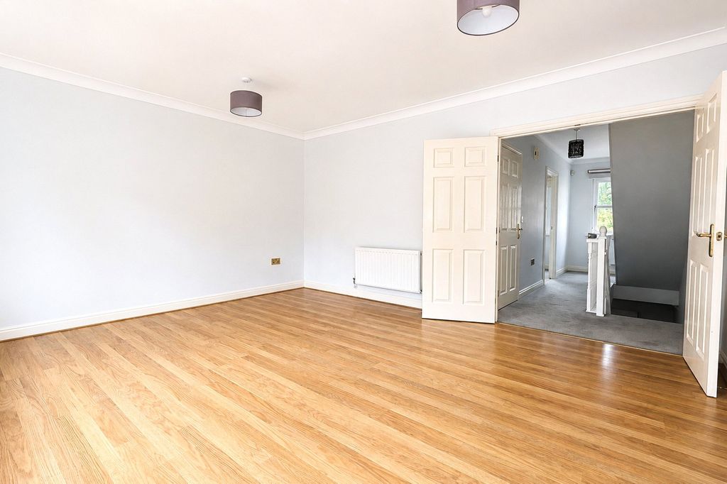 Property photo 3 of 19 Picture No. 28