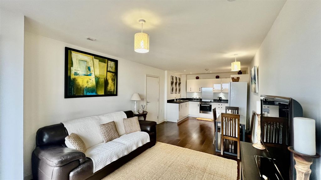 Property photo 1 of 8 Open Plan Kitchen/ Reception Room