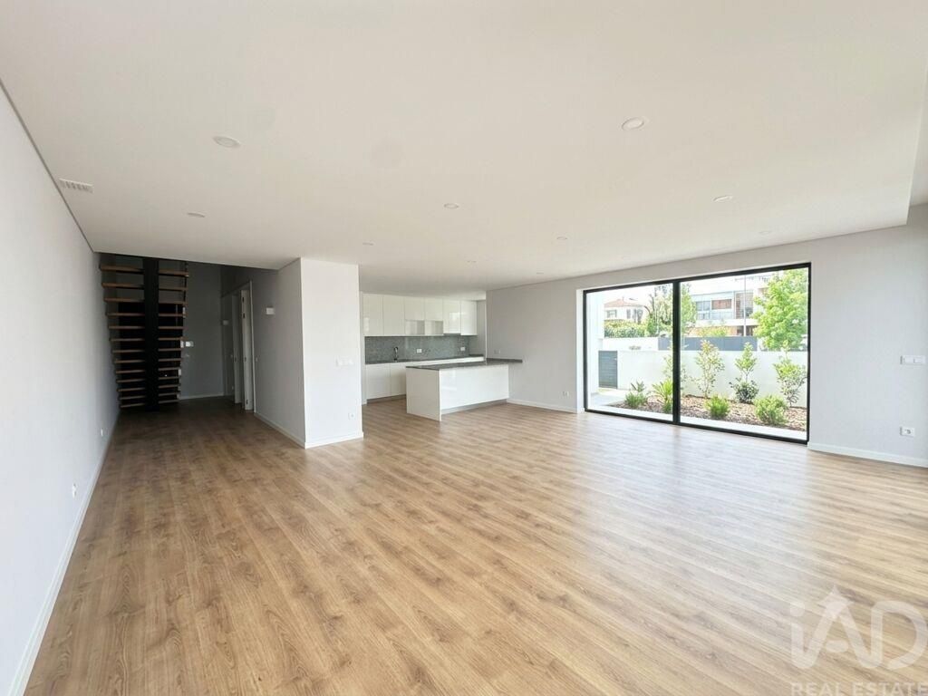 Property photo 3 of 30