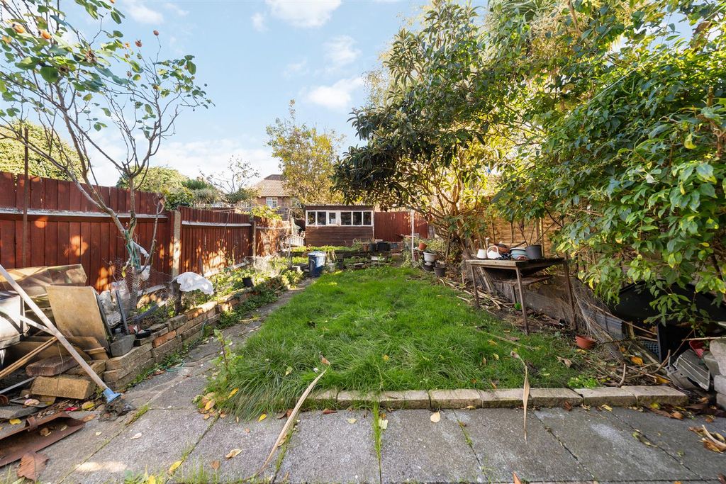 Property photo 3 of 12 Hazelwood Avenue