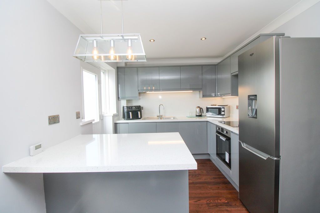 Property photo 3 of 14 Kitchen