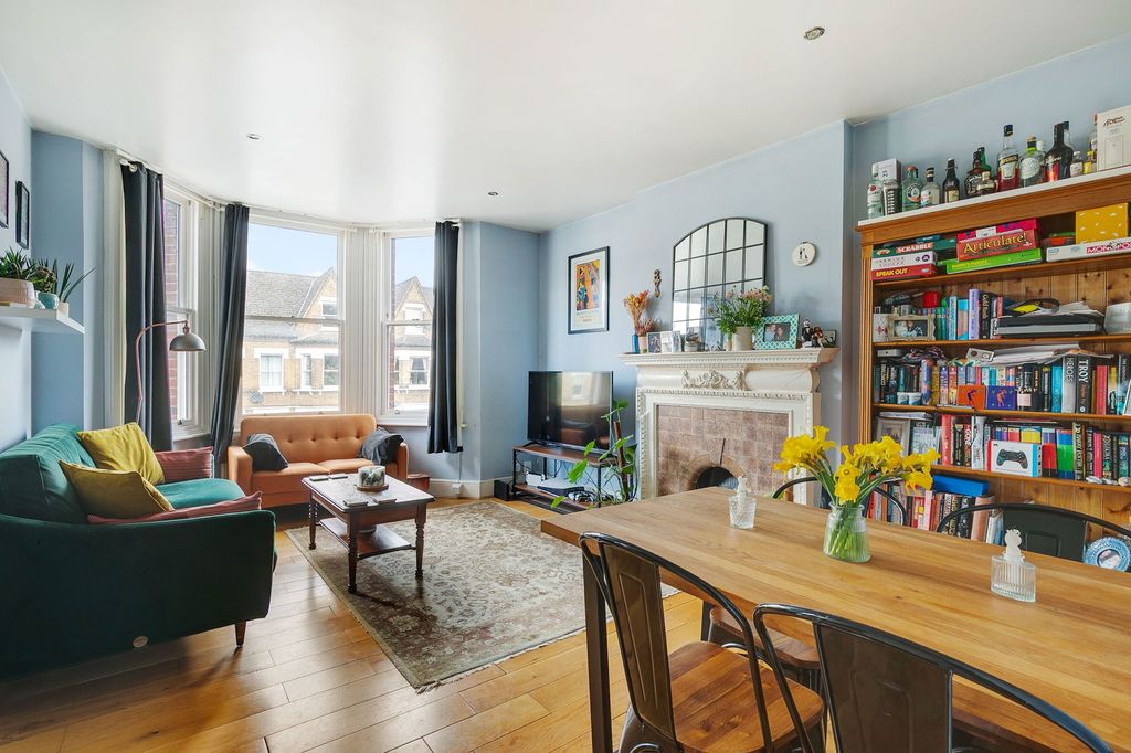 Property photo 2 of 17