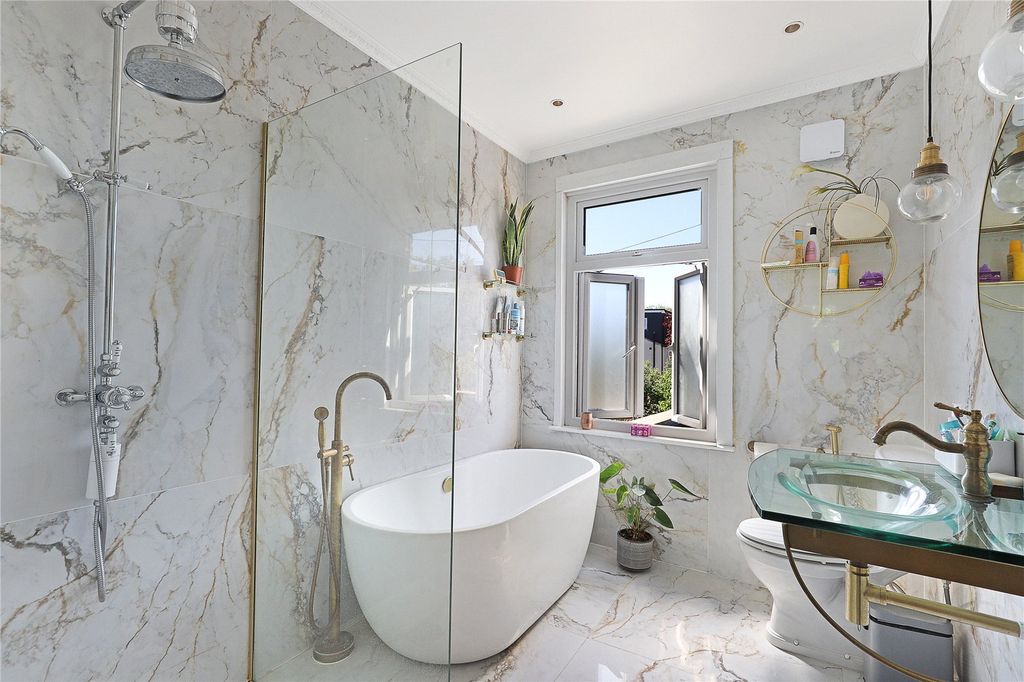 Property photo 2 of 23 Picture No. 09