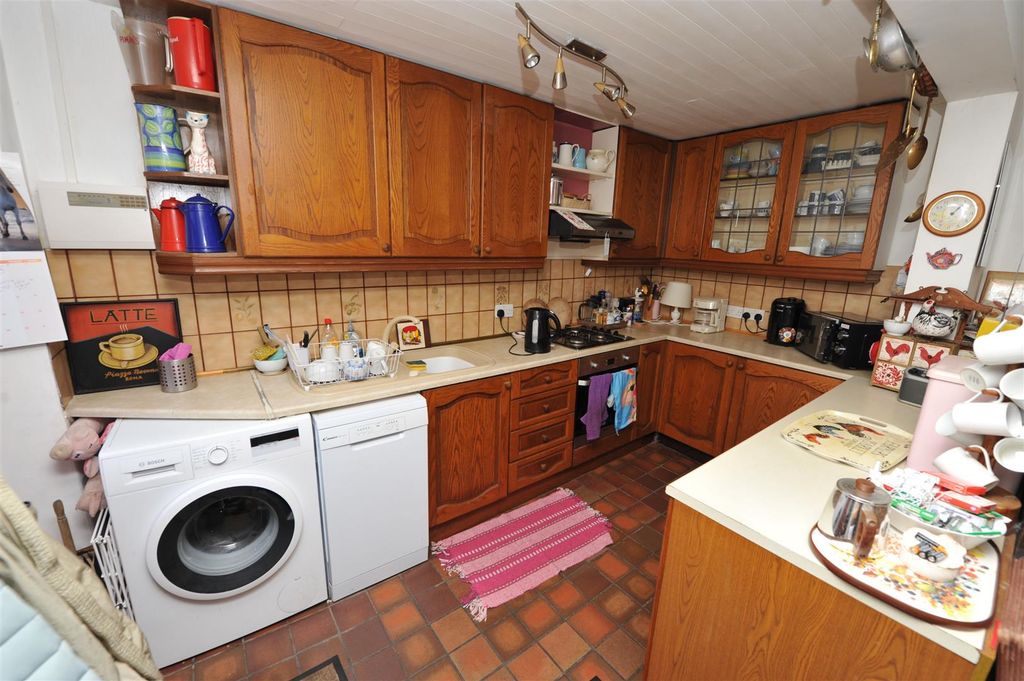 Property photo 3 of 13
