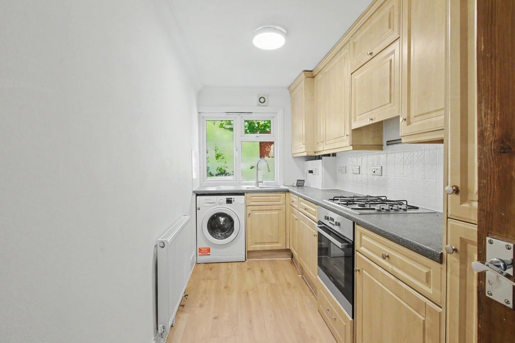 Property photo 3 of 7 4 Kitchen.Jpg
