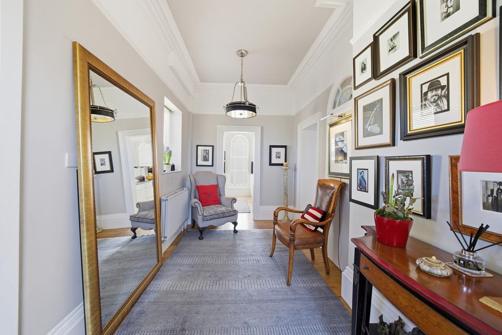 Additional image 24 of 3 bed flat for salePark Terrace, The Park NG1