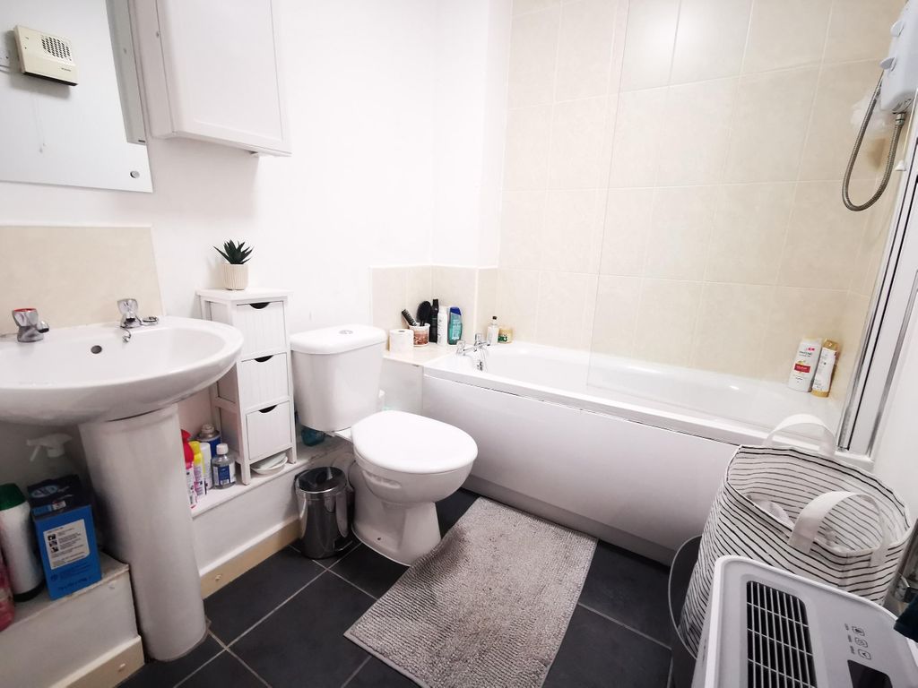Property photo 2 of 6