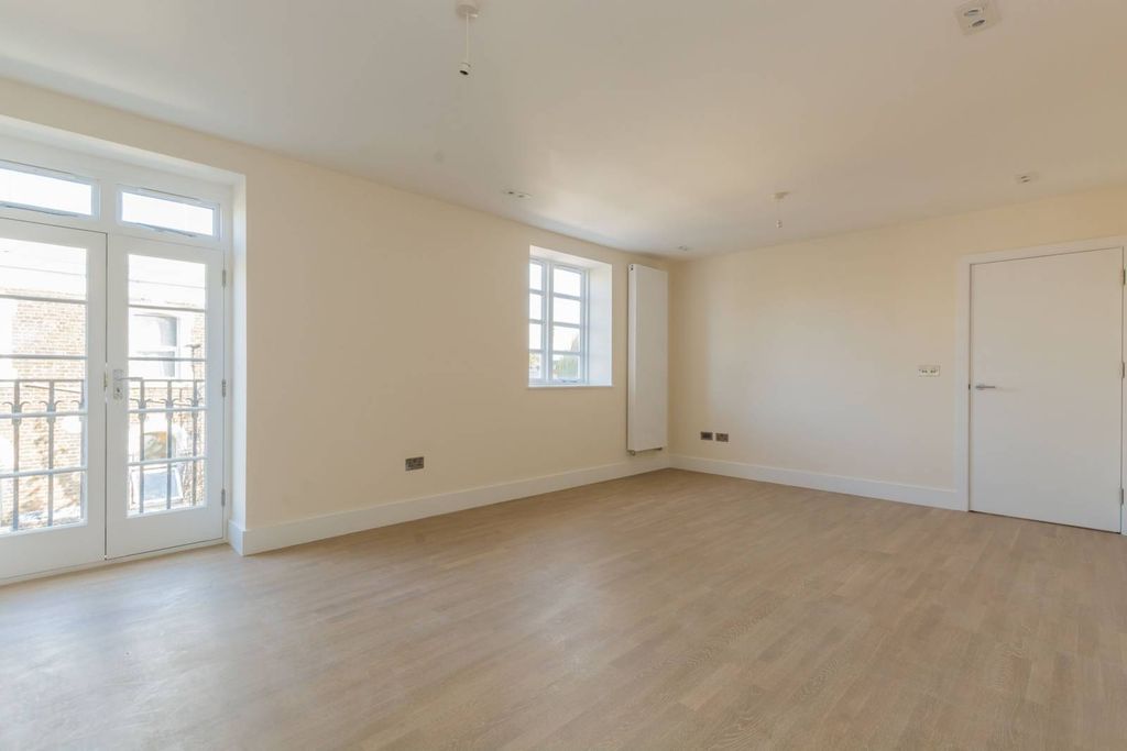 Property photo 2 of 5