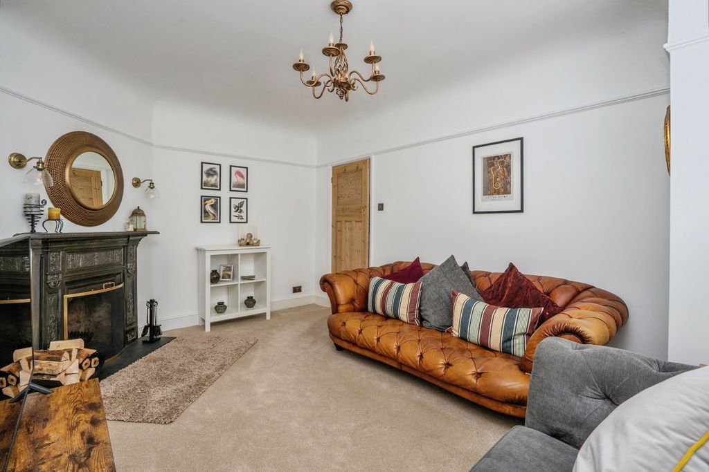 Property photo 3 of 20 Pbox-Img.Jpg