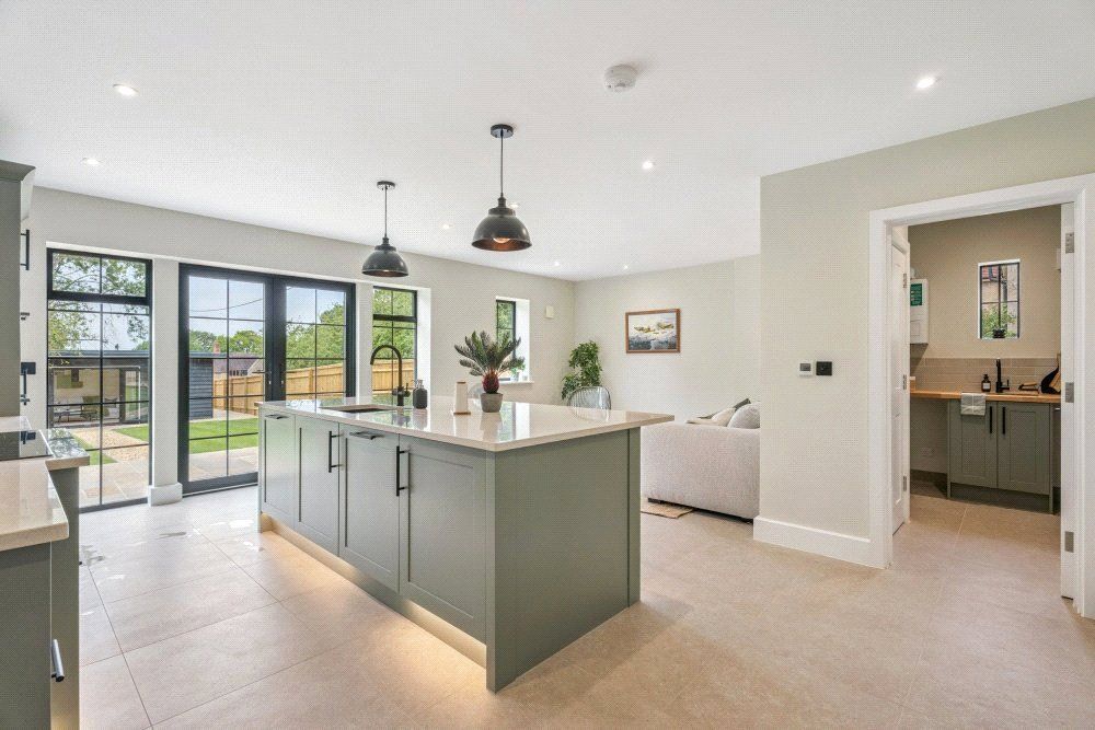 Property photo 3 of 19 Kitchen Dining Area