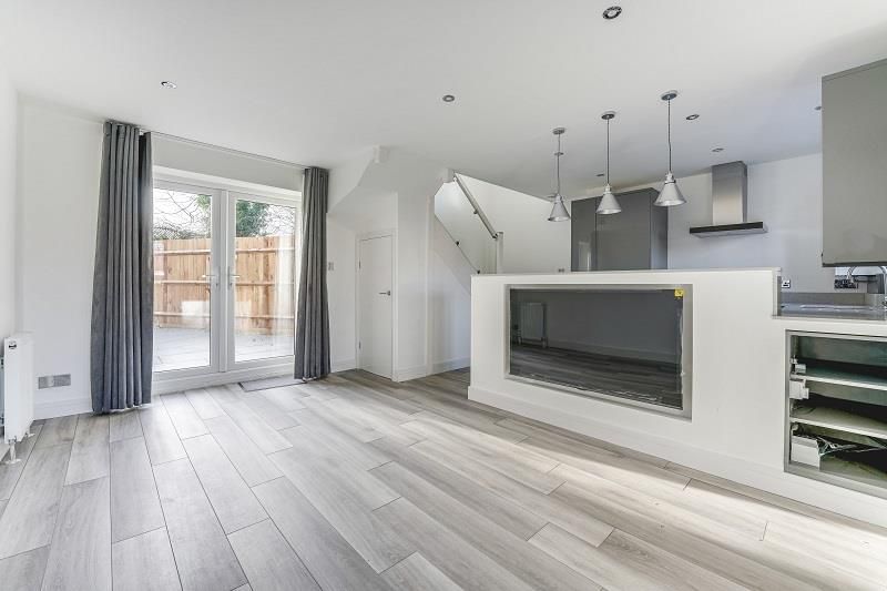 Property photo 2 of 8 9 Tylers Close-7.Jpg