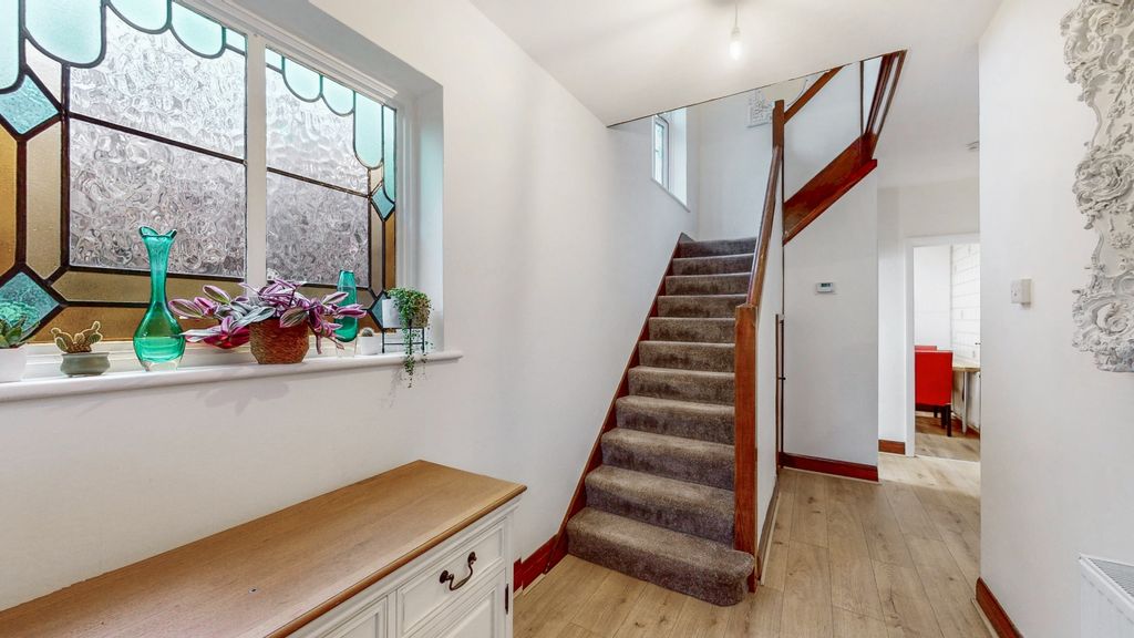 Property photo 3 of 14 4566264