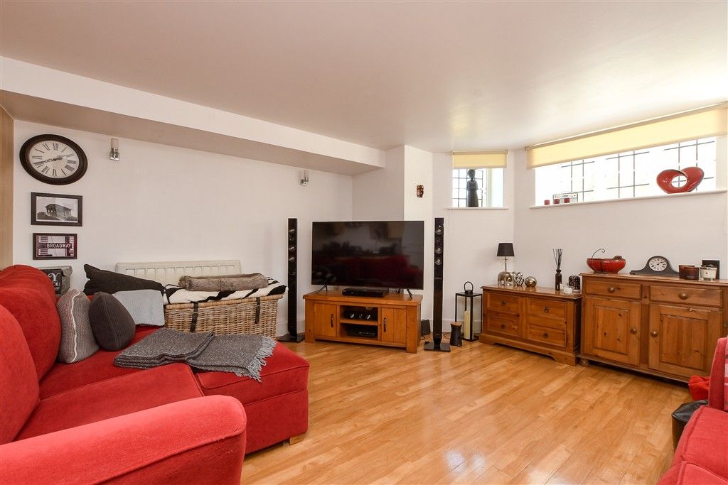 Property photo 3 of 13 Kitchen / Living Room