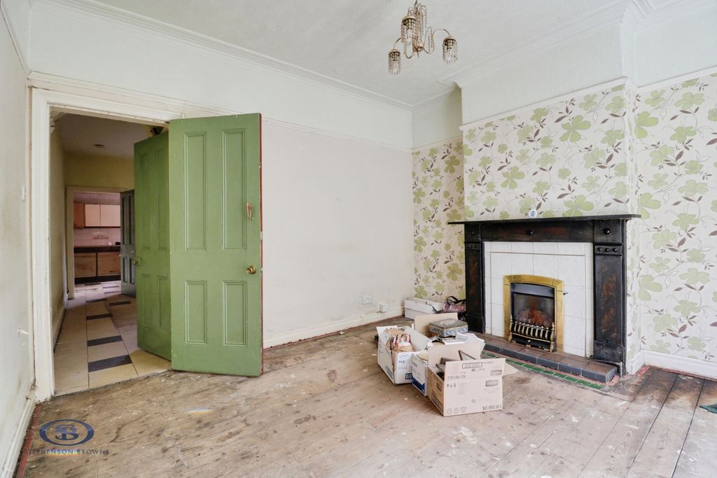 Property photo 2 of 17 Pbox-Img.Jpg