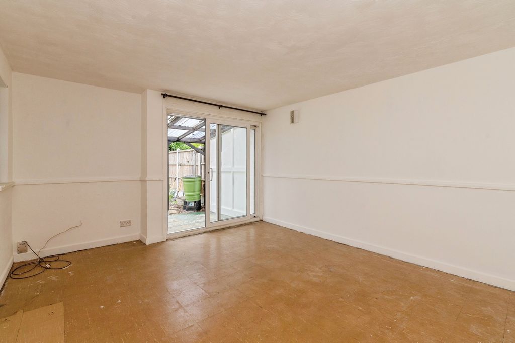 Property photo 3 of 16 Pbox-Img.Jpg