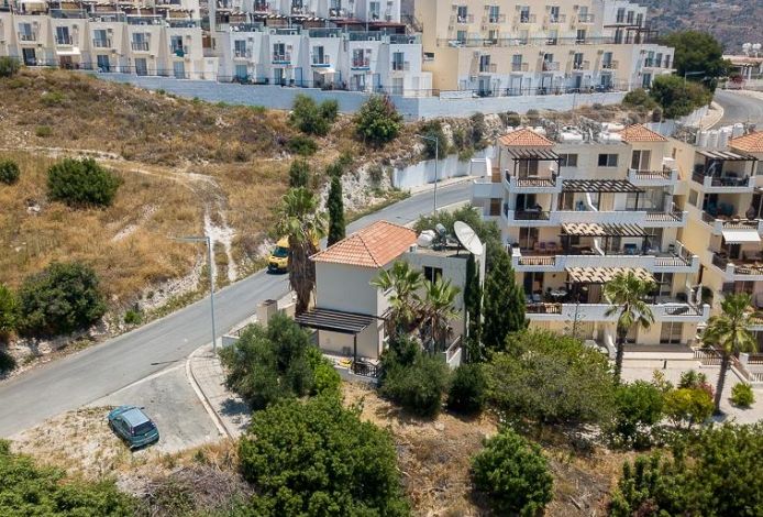 Property photo 2 of 3