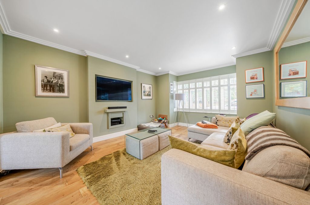 Property photo 2 of 24 1514763-18-6A9Af7...