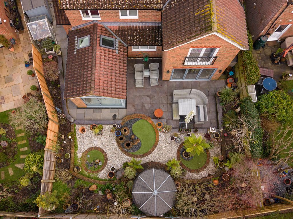 Property photo 2 of 20