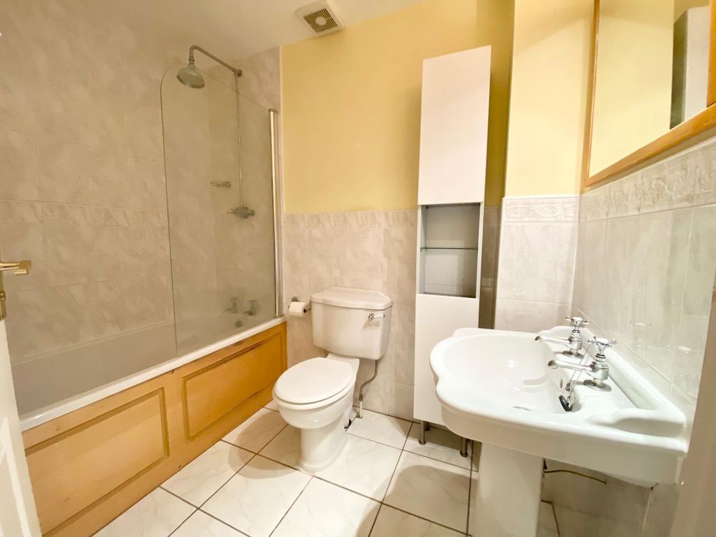 Additional image 15 of 3 bed flat for saleThe Woodlands, Meltham, Holmfirth HD9
