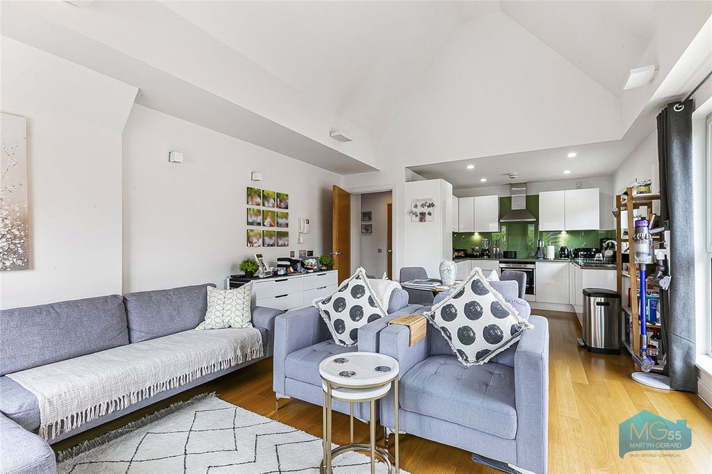 Property photo 3 of 16 Picture No. 30