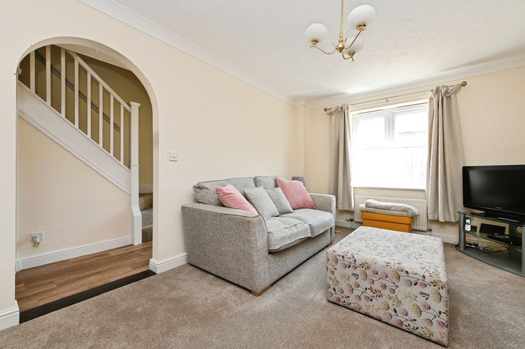 Property photo 2 of 17 Photo