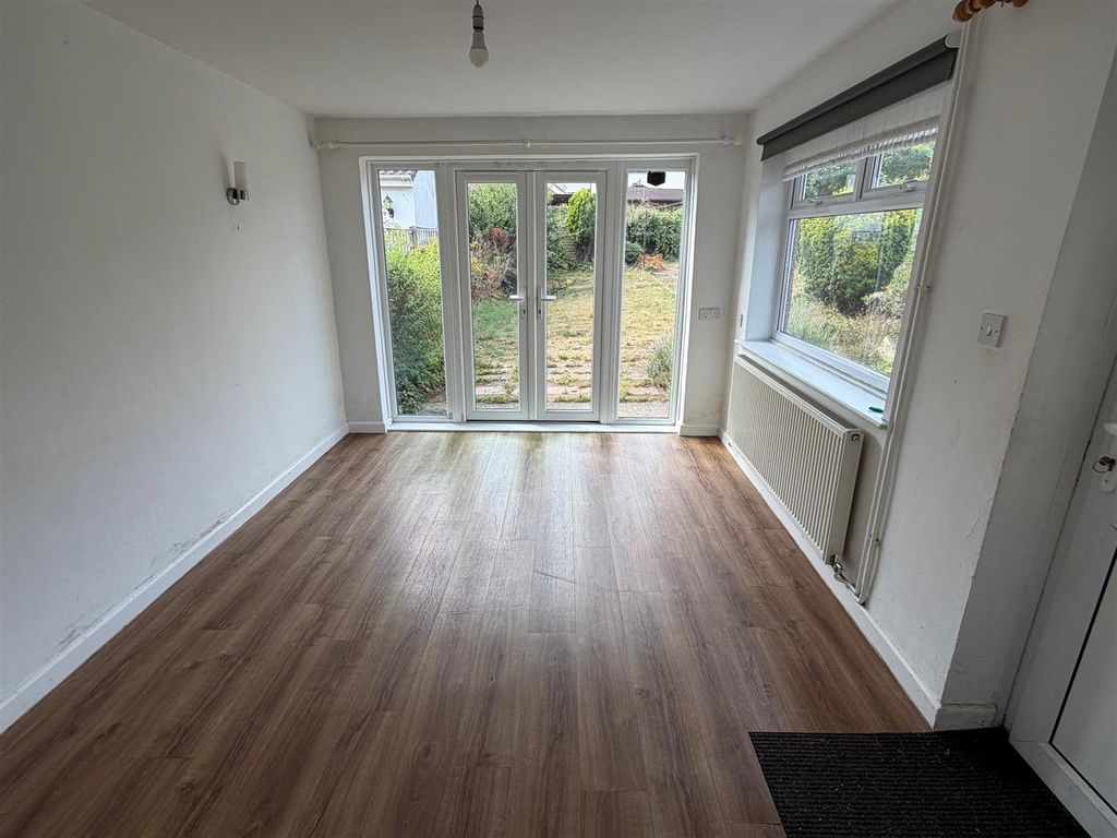 Property photo 3 of 8 3.Jpg
