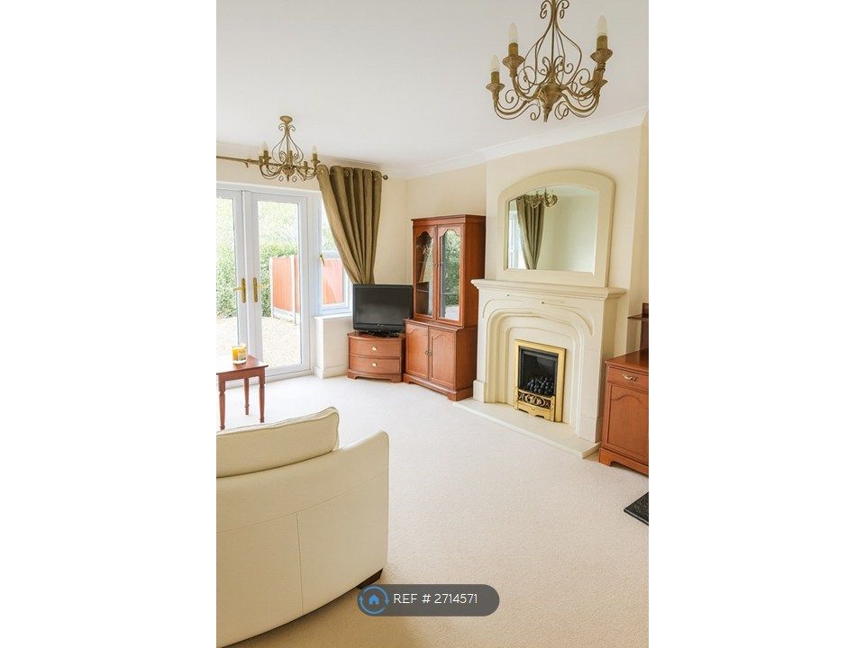 Property photo 1 of 14 Living Room