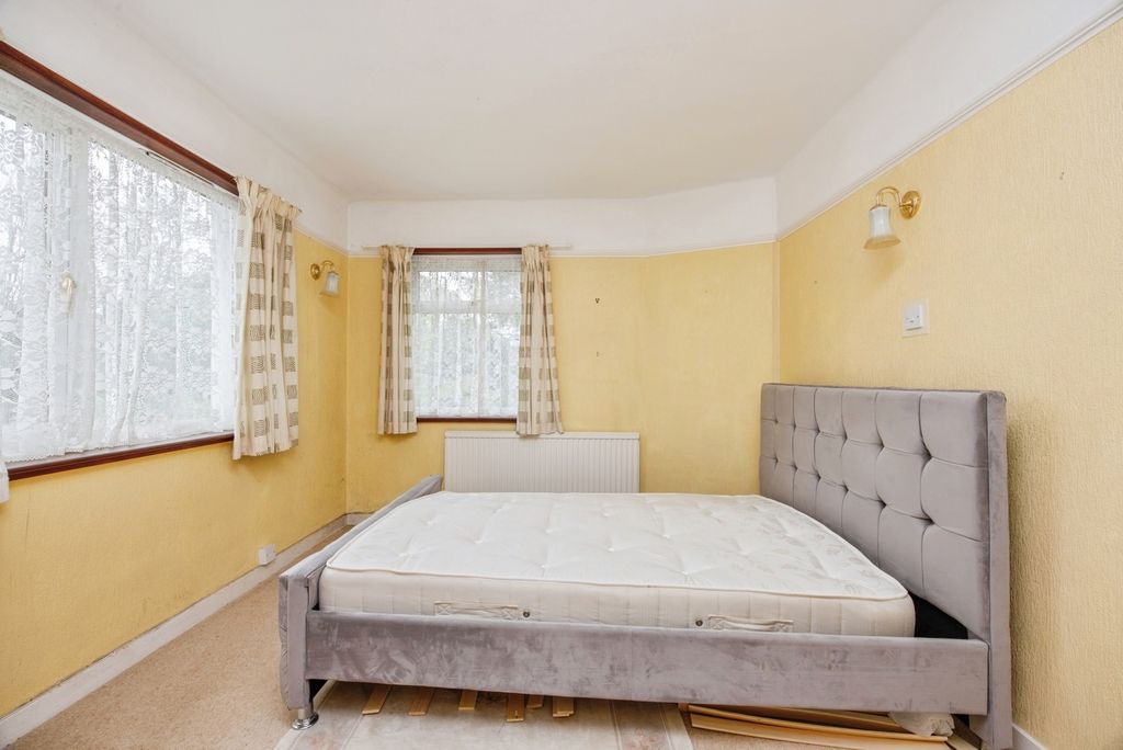 Property photo 2 of 17 Photo