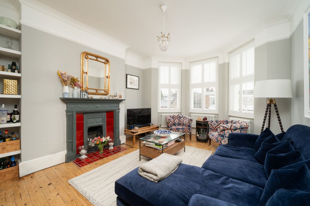 Property photo 2 of 11