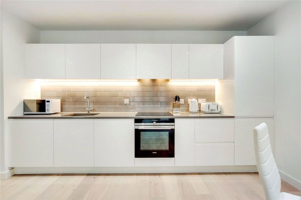 Property photo 3 of 7 Picture No. 01