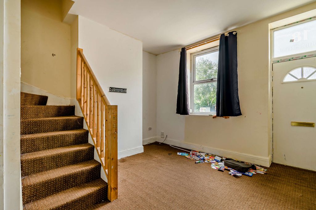 Property photo 2 of 7