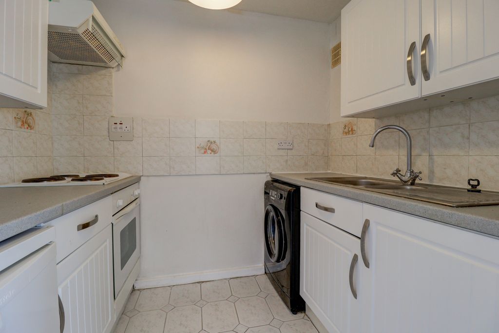 Property photo 3 of 6 Picture No. 04