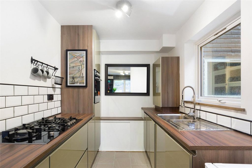 Property photo 3 of 14 Kitchen