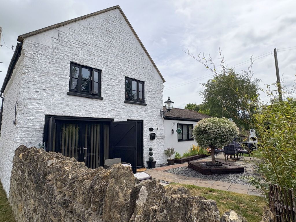 Property photo 1 of 32 2 Bedroom Detached House For Sale