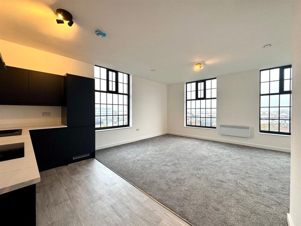 Property photo 2 of 15 Lounge Pic 6.Jpeg