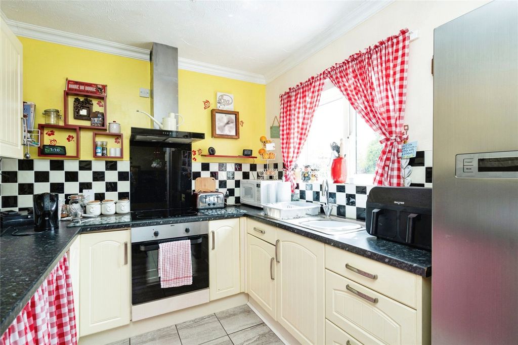 Property photo 3 of 14 Picture No. 30