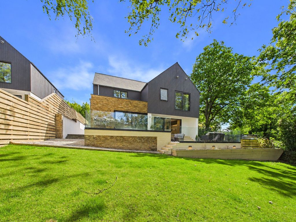 Property photo 2 of 23 Picture No. 33