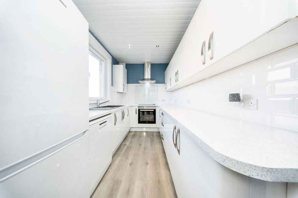 Property photo 3 of 22 Kitchen