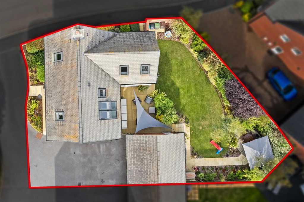 Property photo 2 of 48 Nightingalewayweb06.Jpg