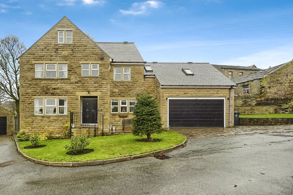 Property photo 1 of 34