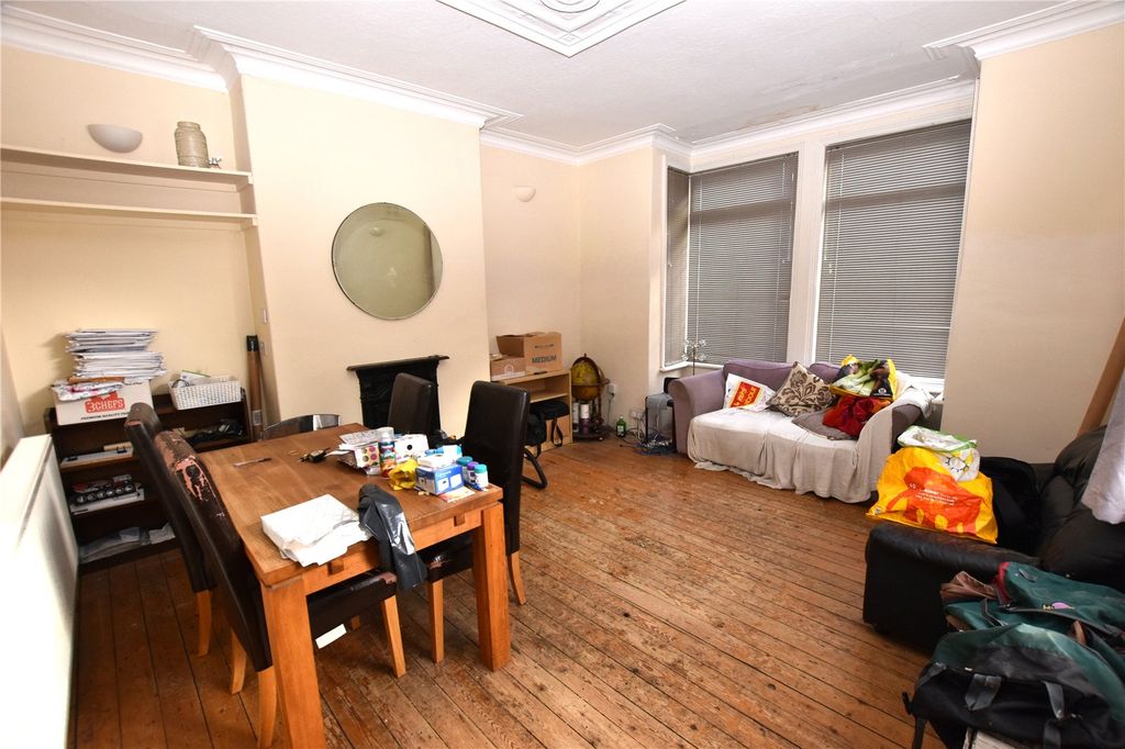 Property photo 2 of 12 Picture No. 02