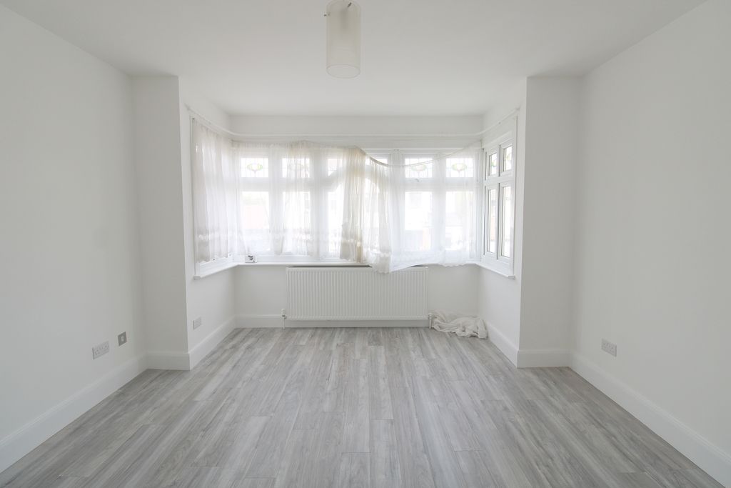 Property photo 1 of 3 Bedroom 1