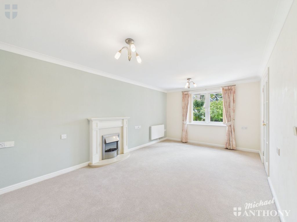 Property photo 2 of 12 Cam03218G0-Pr1051-Still003
