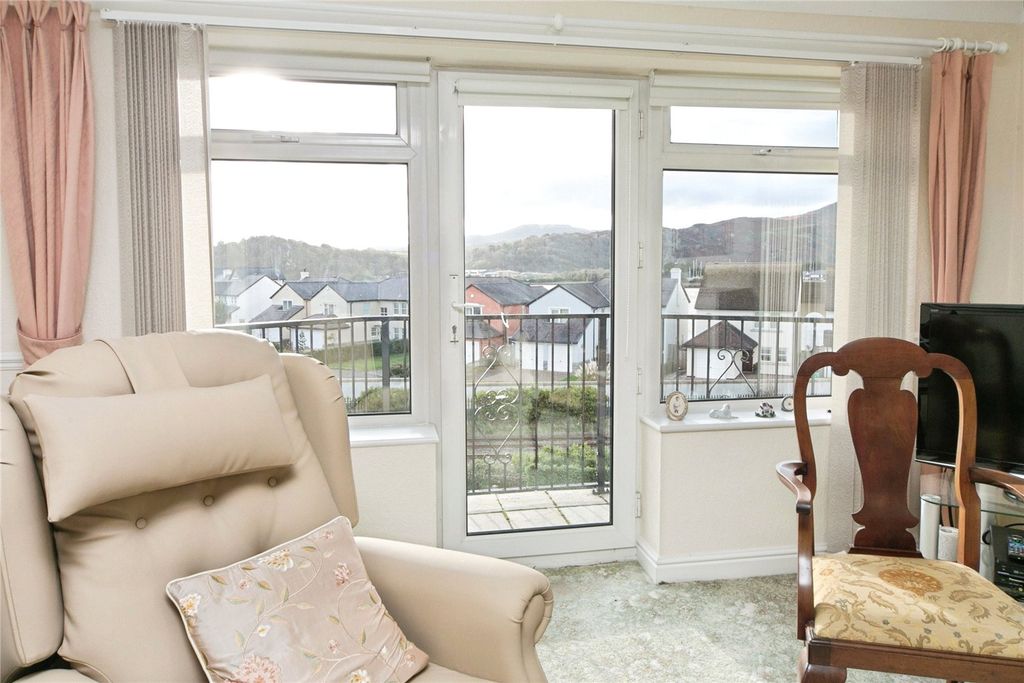 Additional image 18 of 2 bed flat for saleLon Vardre, Deganwy, Conwy LL31