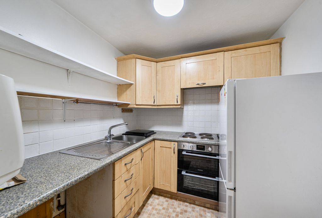 Property photo 3 of 8 1493194-12-6A5643...