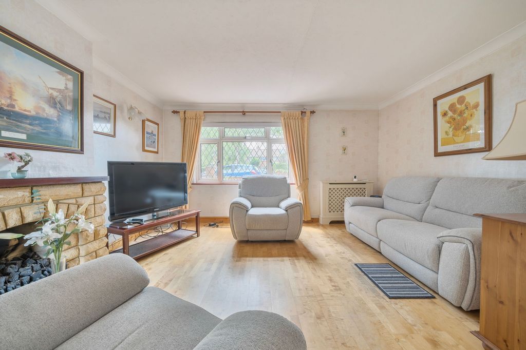 Property photo 3 of 19