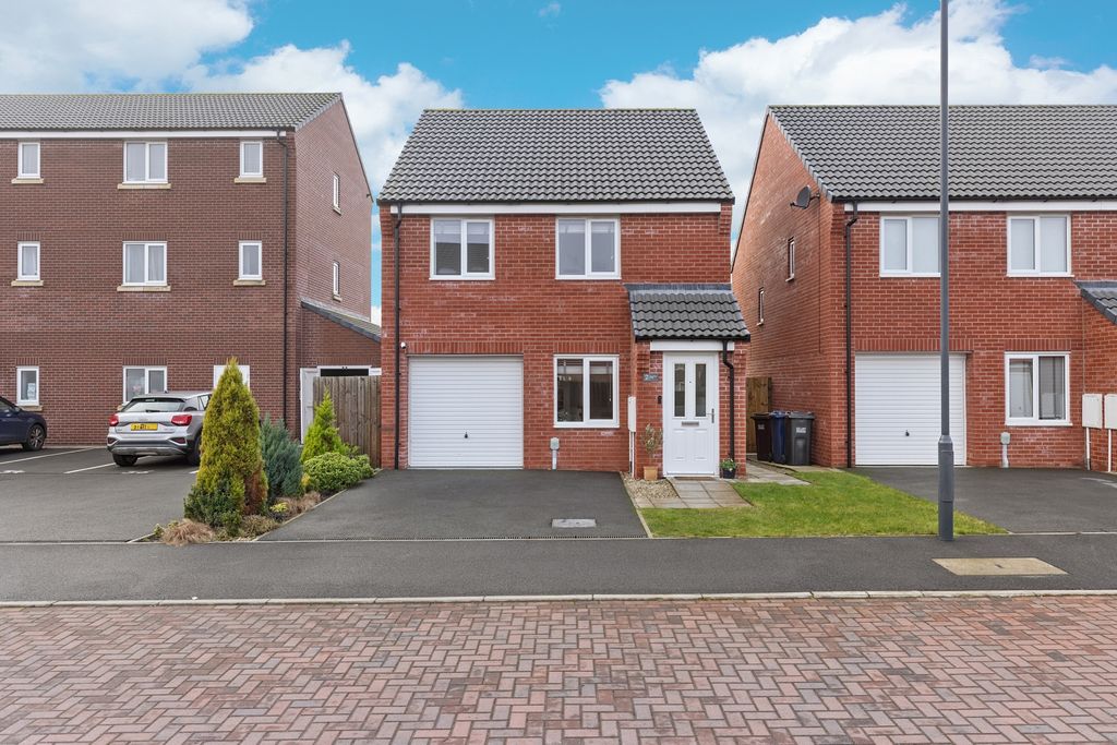 Property photo 1 of 19 Front Exterior