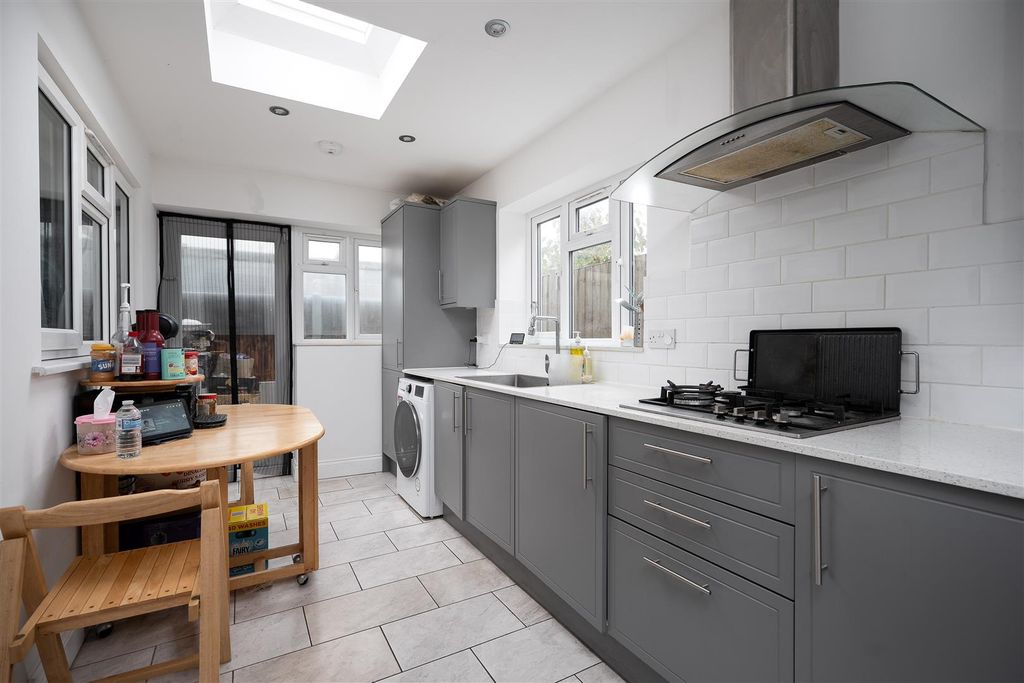 Property photo 2 of 21 Kitchen