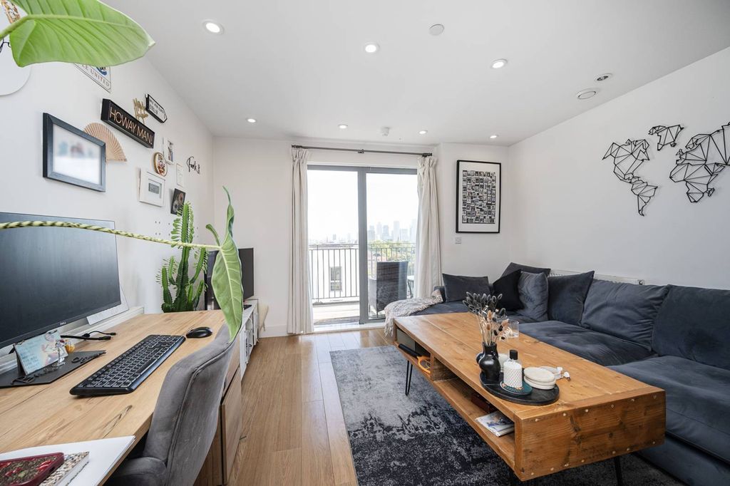 Property photo 1 of 11